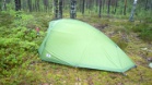 Ensimmäinen leiripaikka Hankoniemellä juoksuhautojen seassa. Satoi kaatamalla ja ukkonen riehui koko yön. Teltta (Vaude Hogan Ultralight I) selvisi tulikokeesta kiitettävästi.